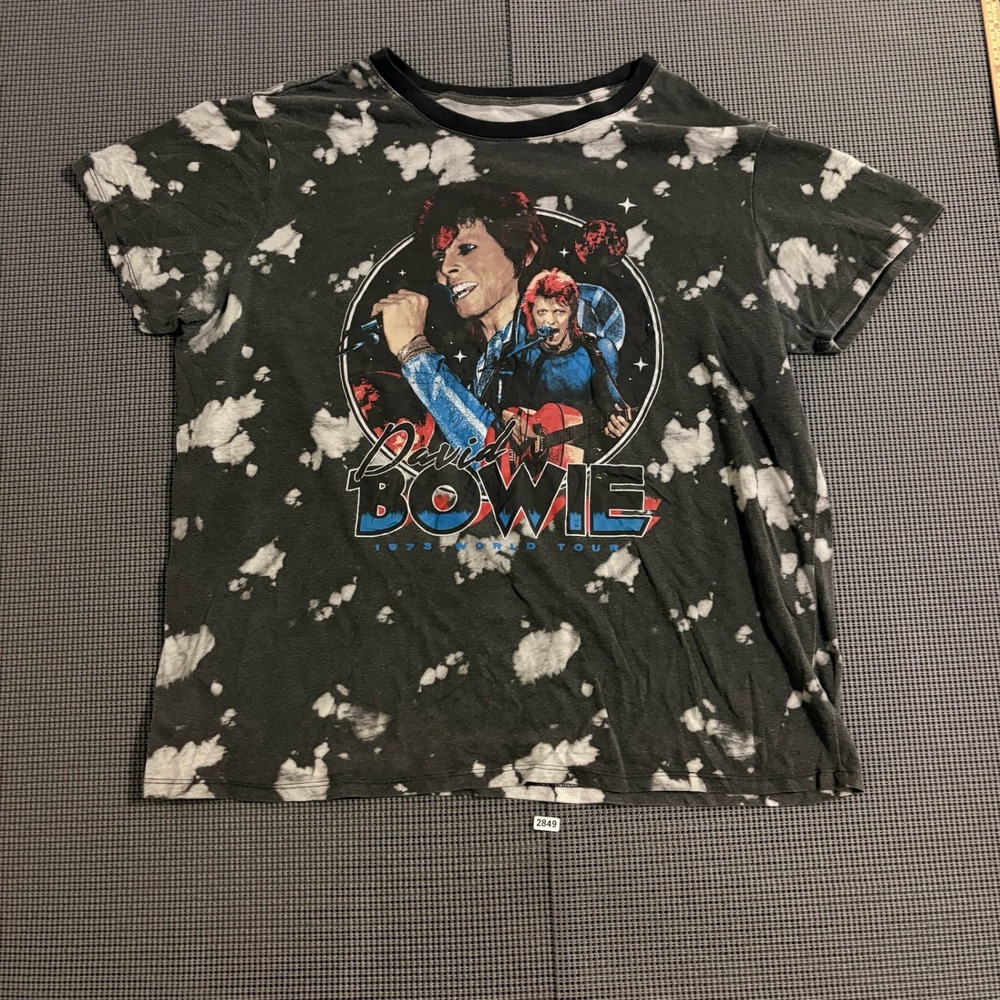 David Bowie 1973 World Tour Graphic T-Shirt Bleach Wash Black XXL